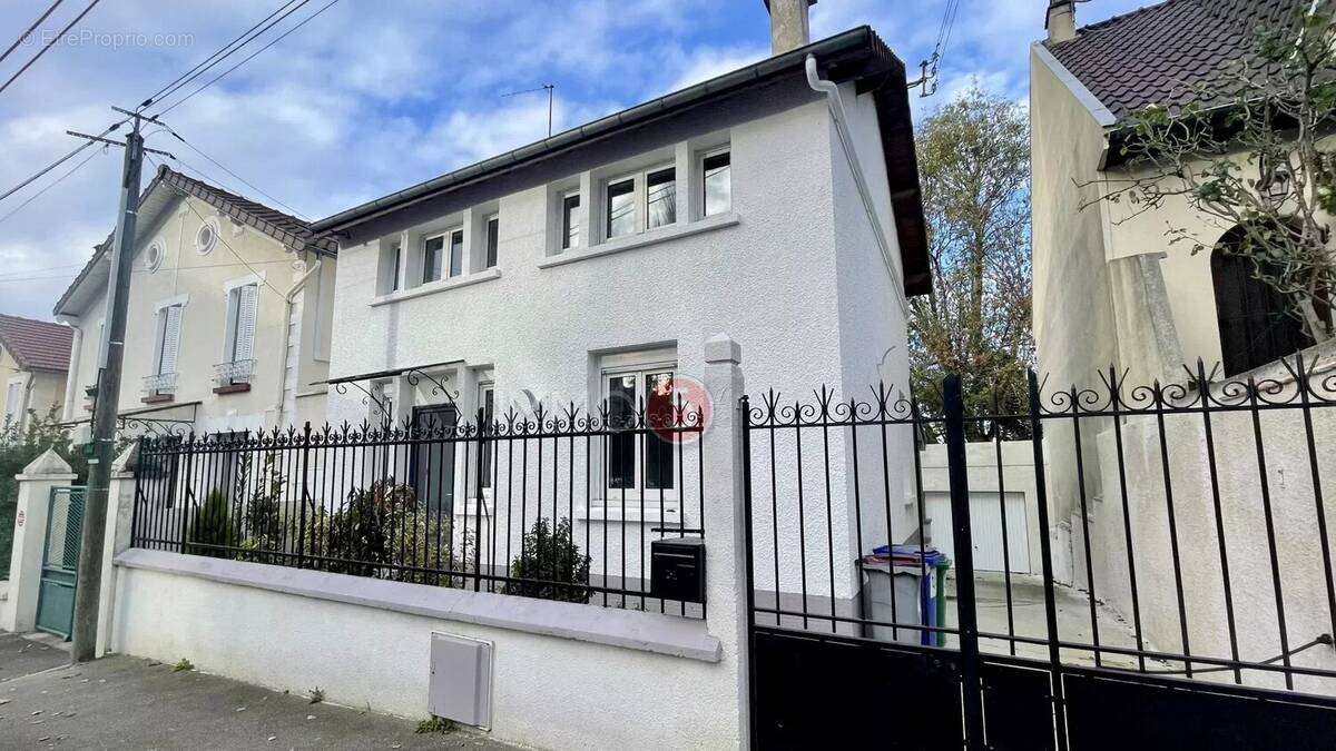 Maison à LE RAINCY
