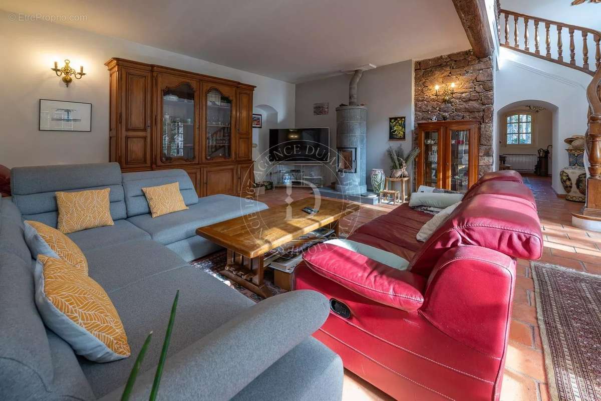 Maison à PUGET-THENIERS