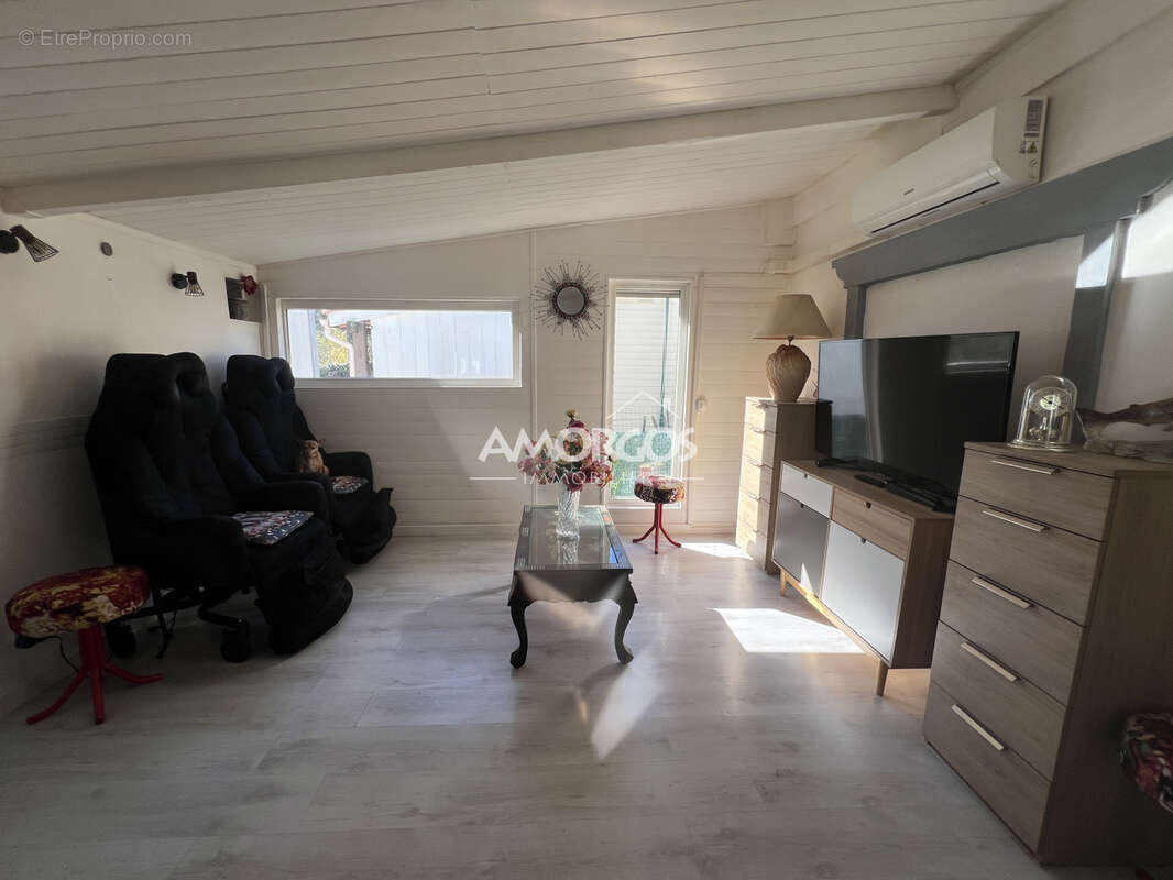 Maison à LE CASTELLET
