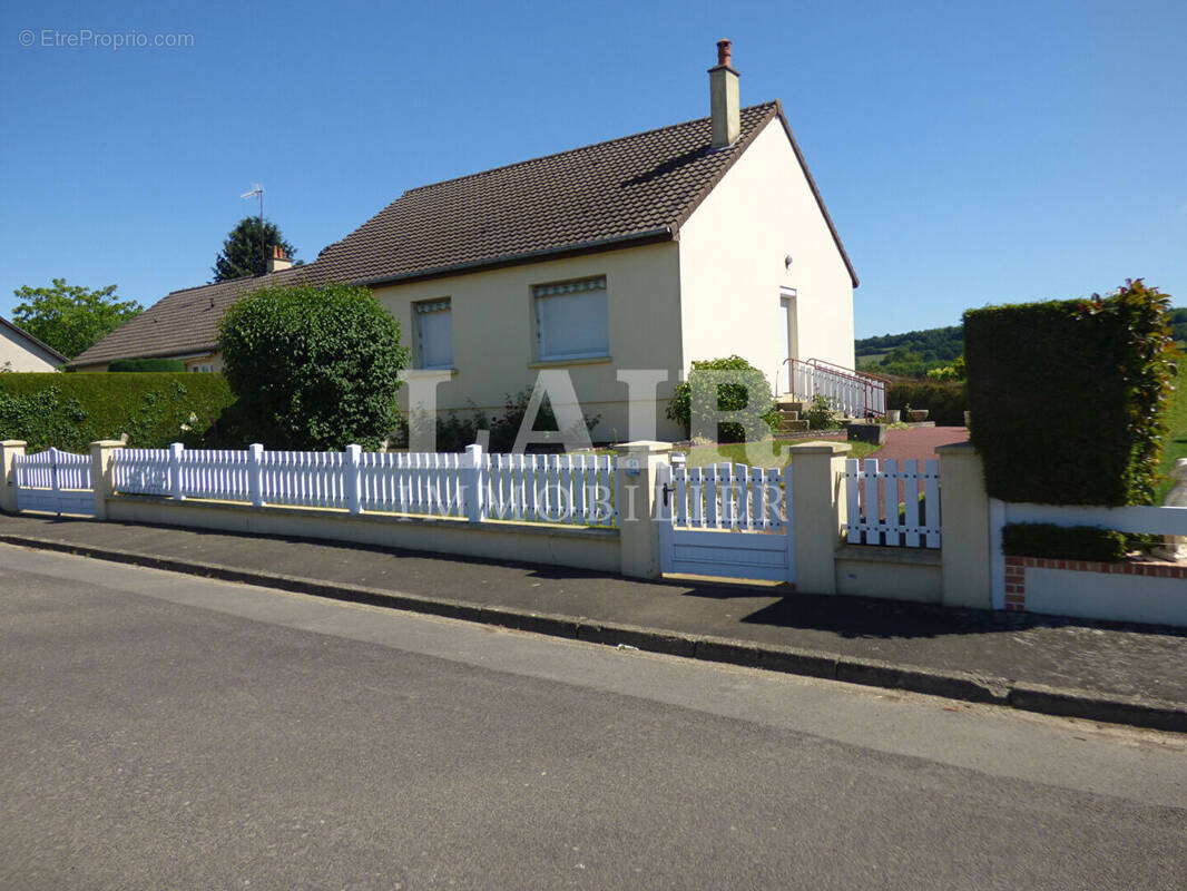 Maison à LIGNIERES-ORGERES