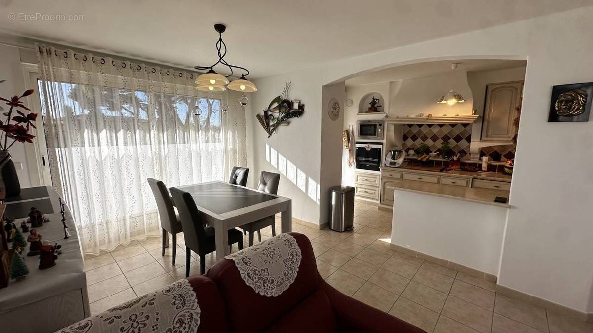 Appartement à LA CRAU