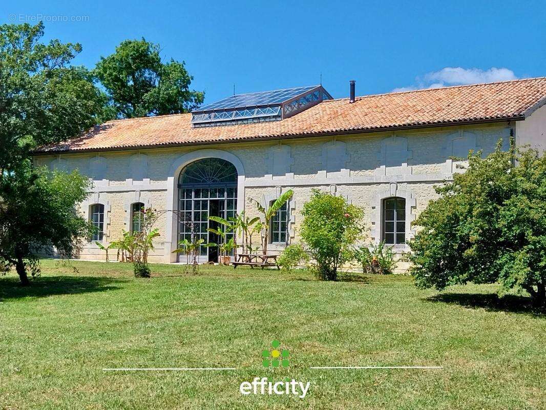 Maison à MORTAGNE-SUR-GIRONDE