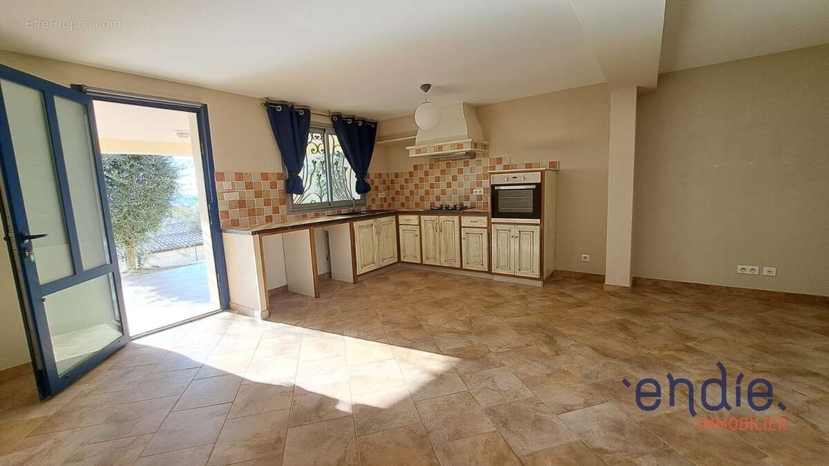 Maison à LORGUES