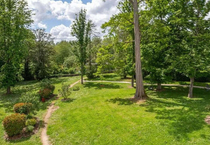 Autre à BURES-SUR-YVETTE