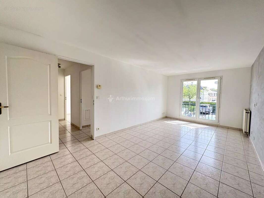 Appartement à MAGNY-LE-HONGRE
