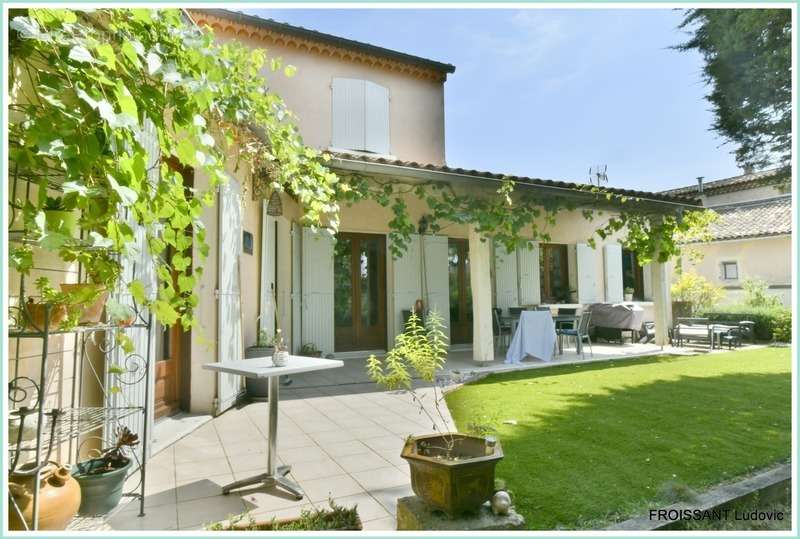 Maison à LE POET-LAVAL