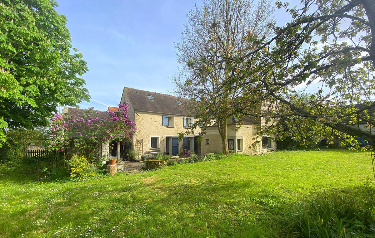 Maison à CHARLY