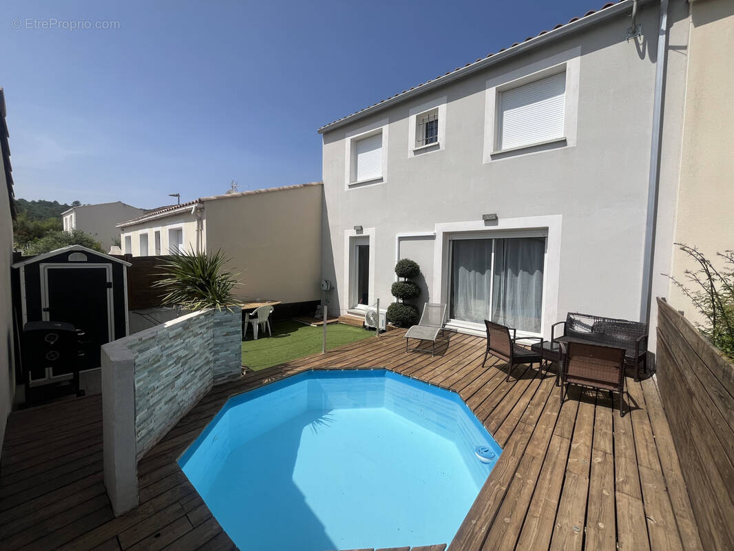 Maison à VACQUIERES