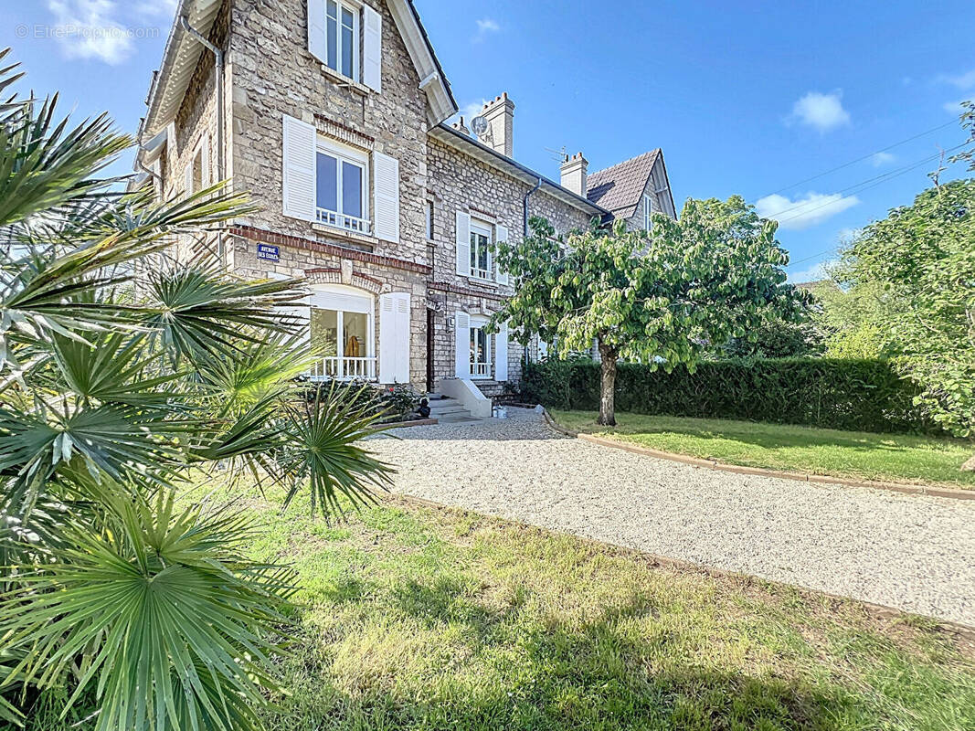 Maison à COLOMBELLES