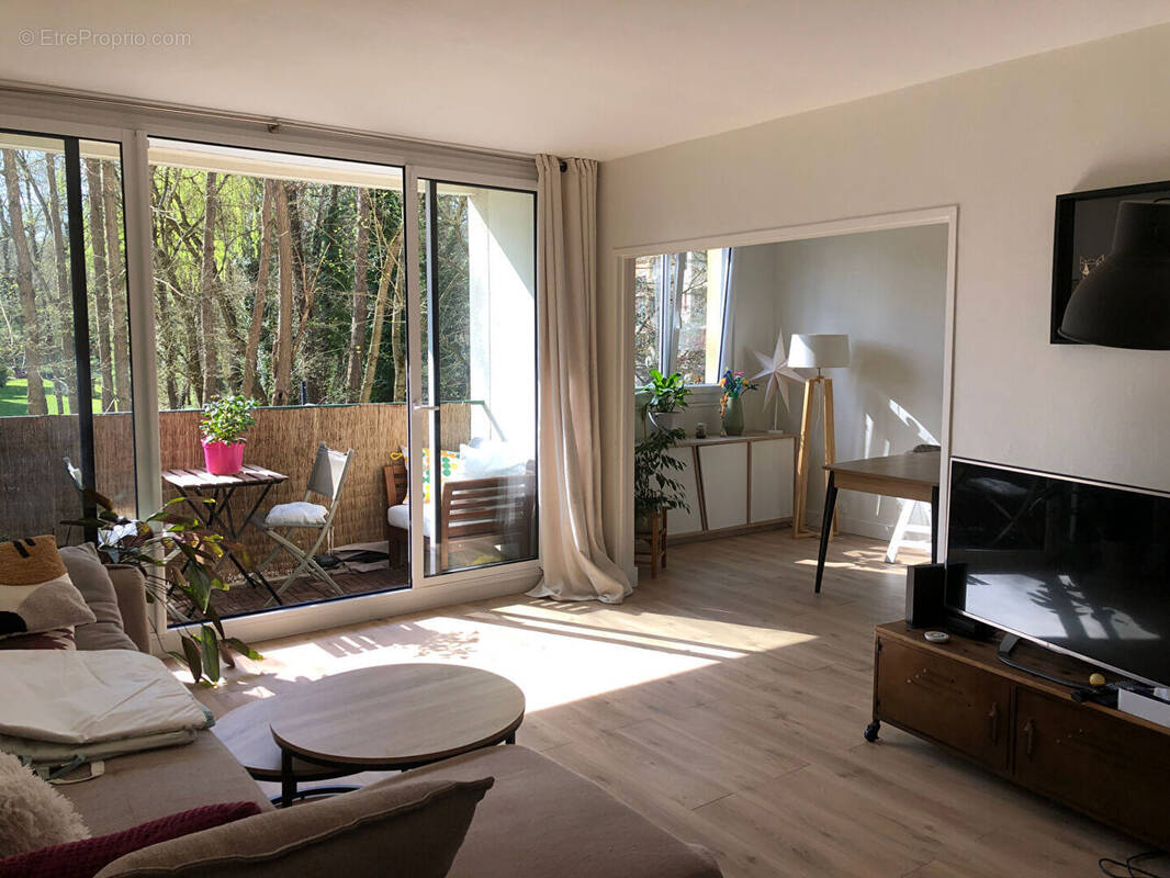 Appartement à BUC
