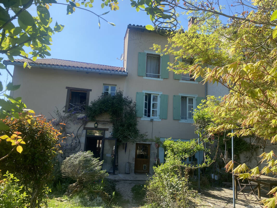 Maison à BELLAC