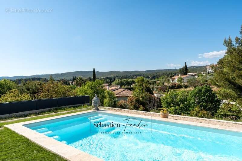 Maison à LE CASTELLET
