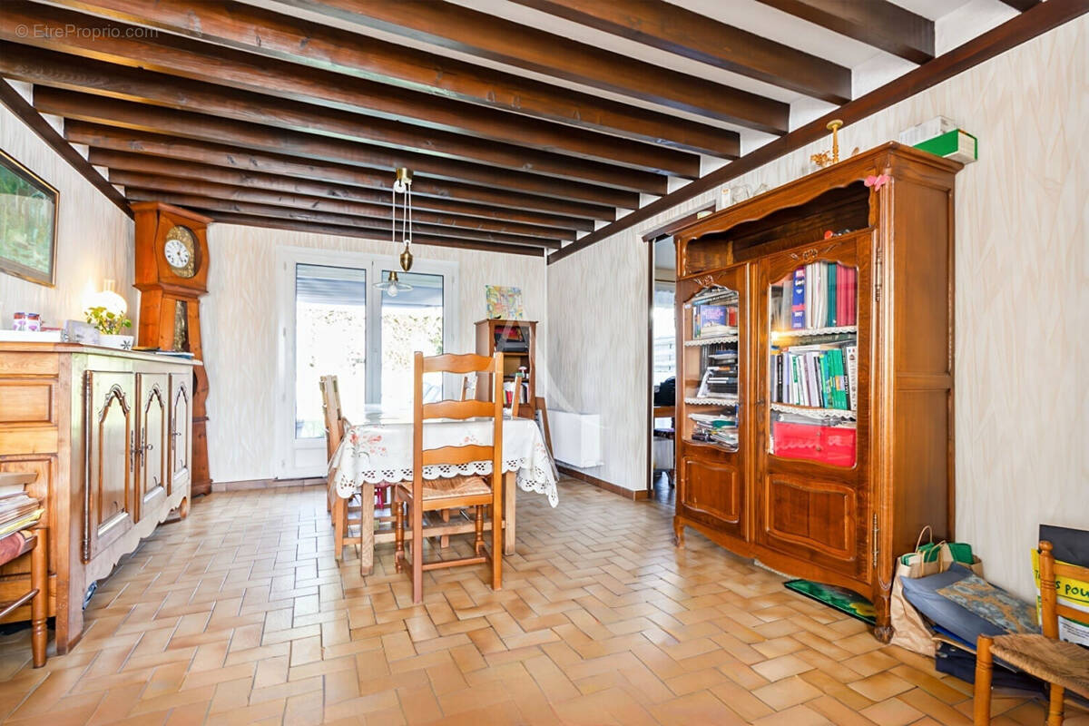Maison à MENUCOURT