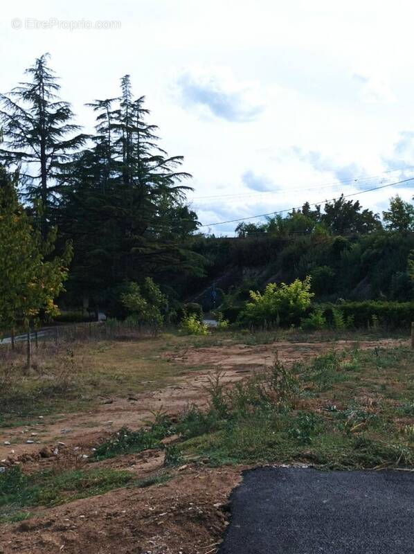 Terrain à GOND-PONTOUVRE