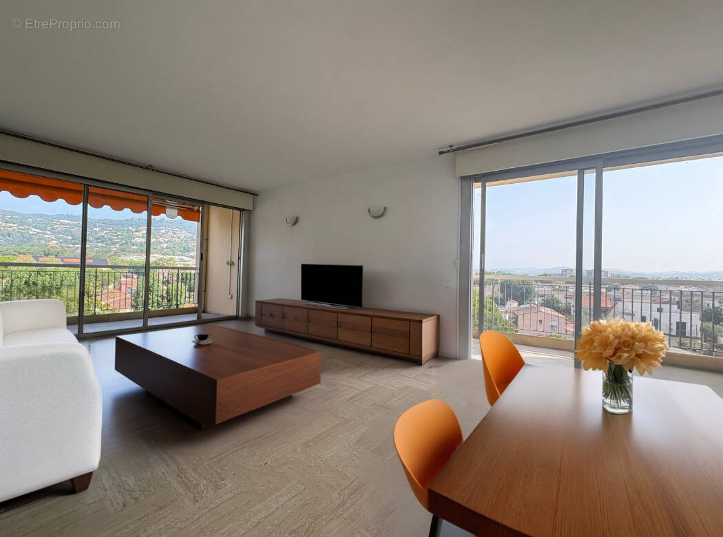 Appartement à MANDELIEU-LA-NAPOULE