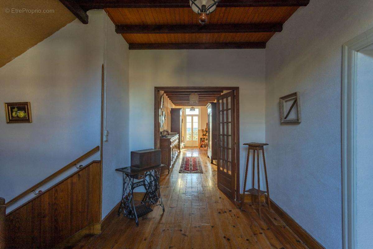 Maison à MONESTIES
