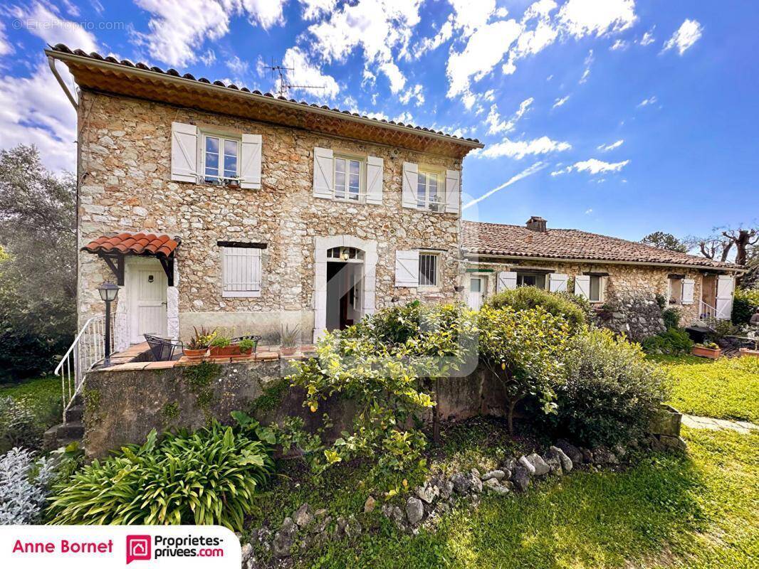 Appartement à ROQUEFORT-LES-PINS