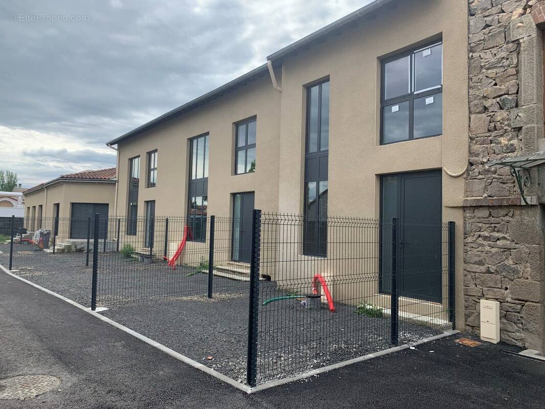 Appartement à SURY-LE-COMTAL