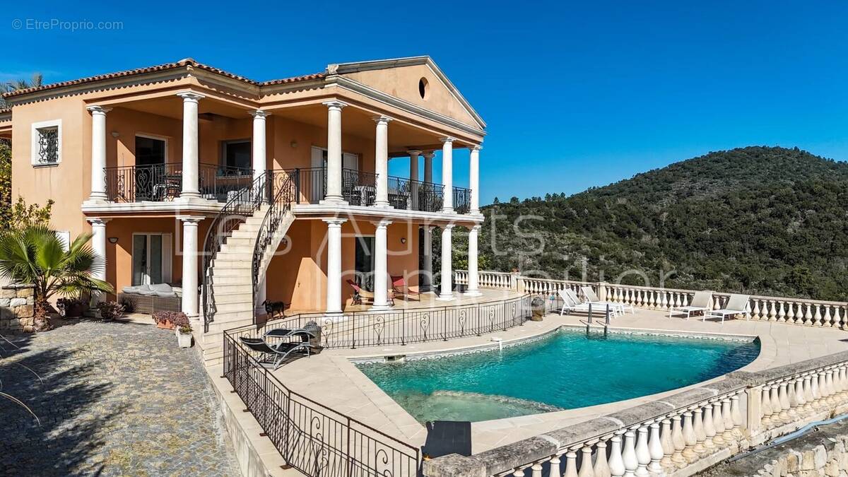 Maison à LES ADRETS-DE-L&#039;ESTEREL