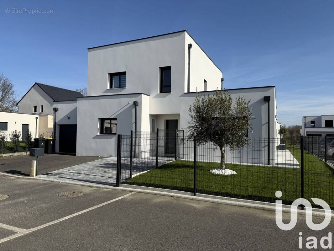 Photo 1 - Maison à LE PLESSIS-GRAMMOIRE