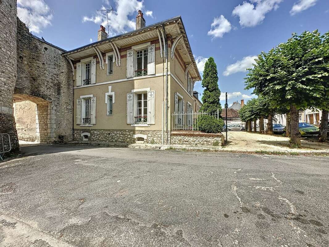 Maison à CHATILLON-COLIGNY