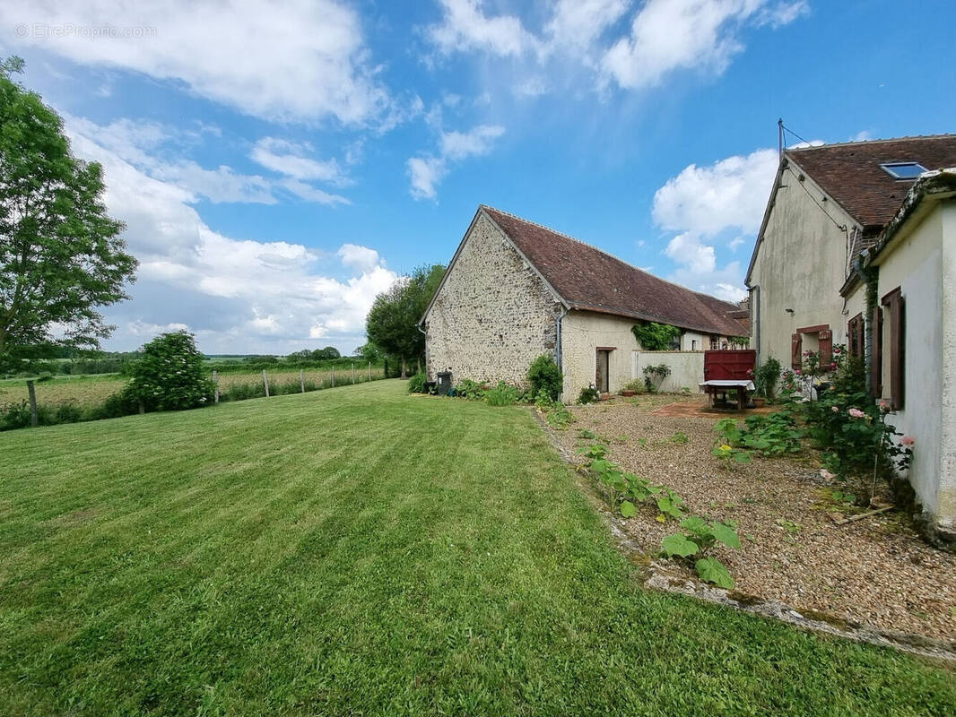 Maison à THIRON-GARDAIS