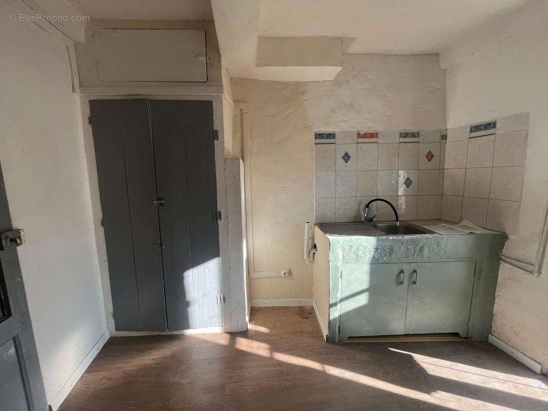 Appartement à SOLLIES-PONT