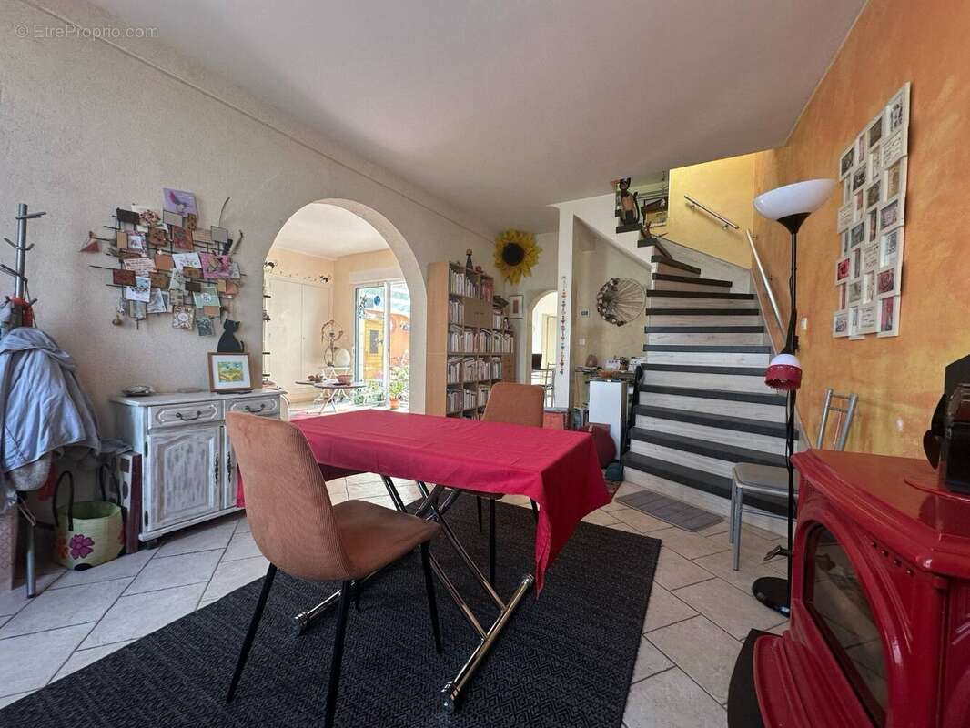Maison à LONGUE-JUMELLES