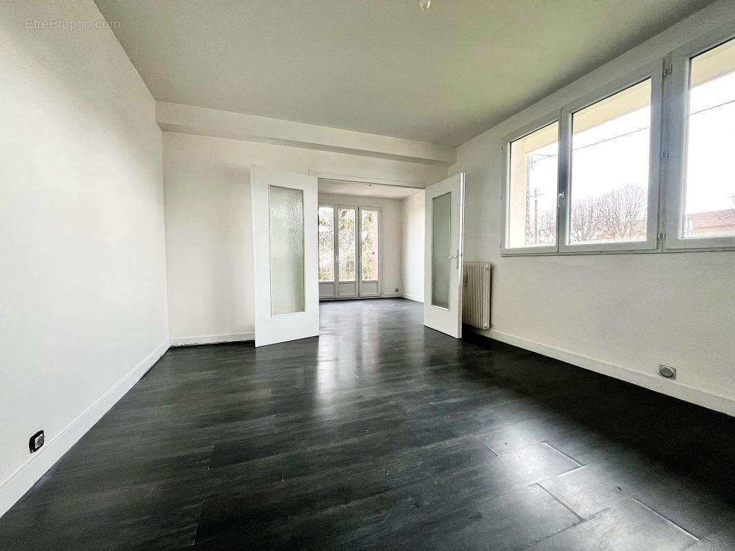 Appartement à CHENOVE