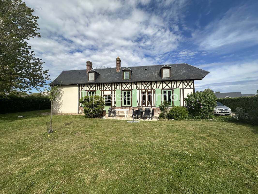 Maison à SAINT-PIERRE-DES-FLEURS