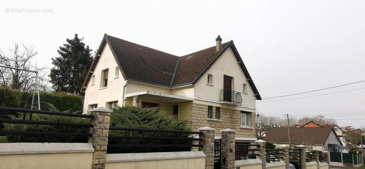 Maison à GOUSSAINVILLE