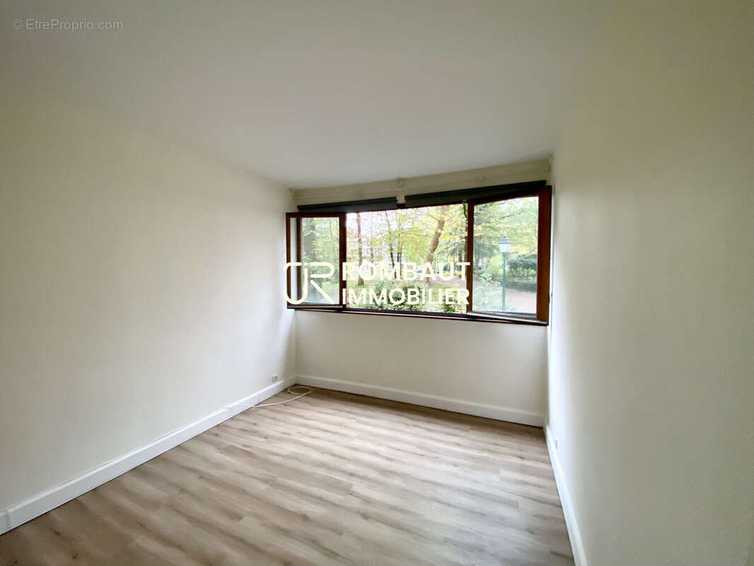 Appartement à LA CELLE-SAINT-CLOUD