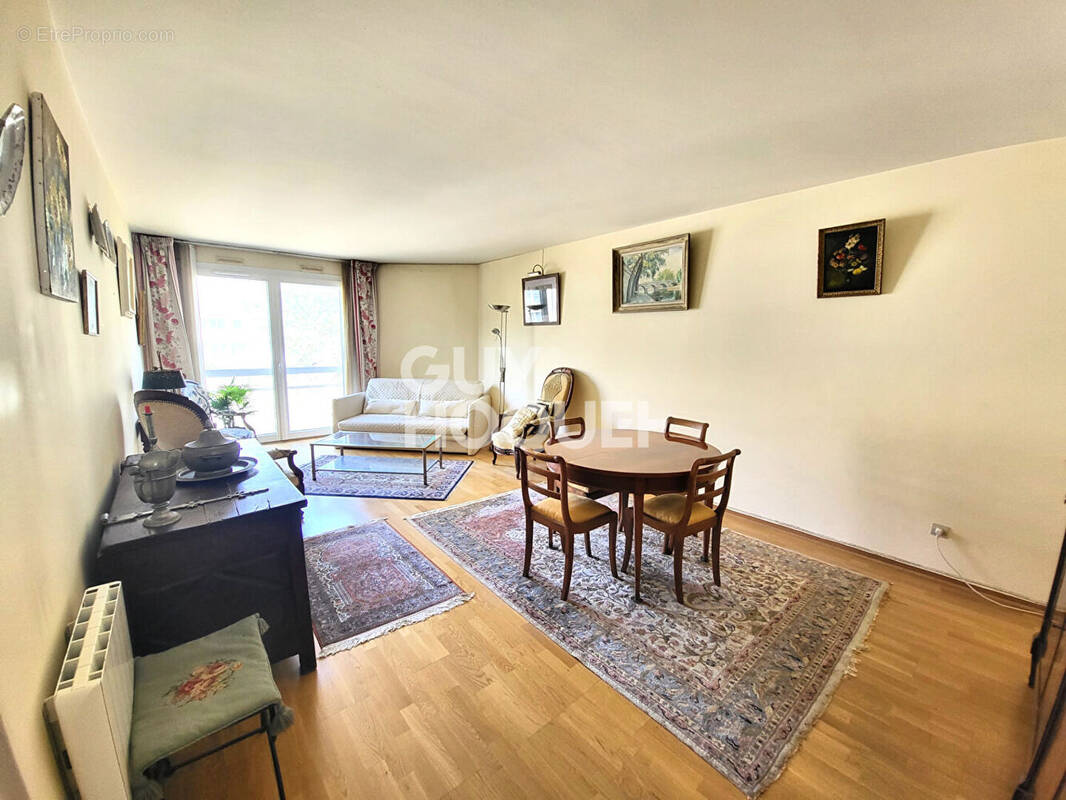 Appartement à LA CELLE-SAINT-CLOUD