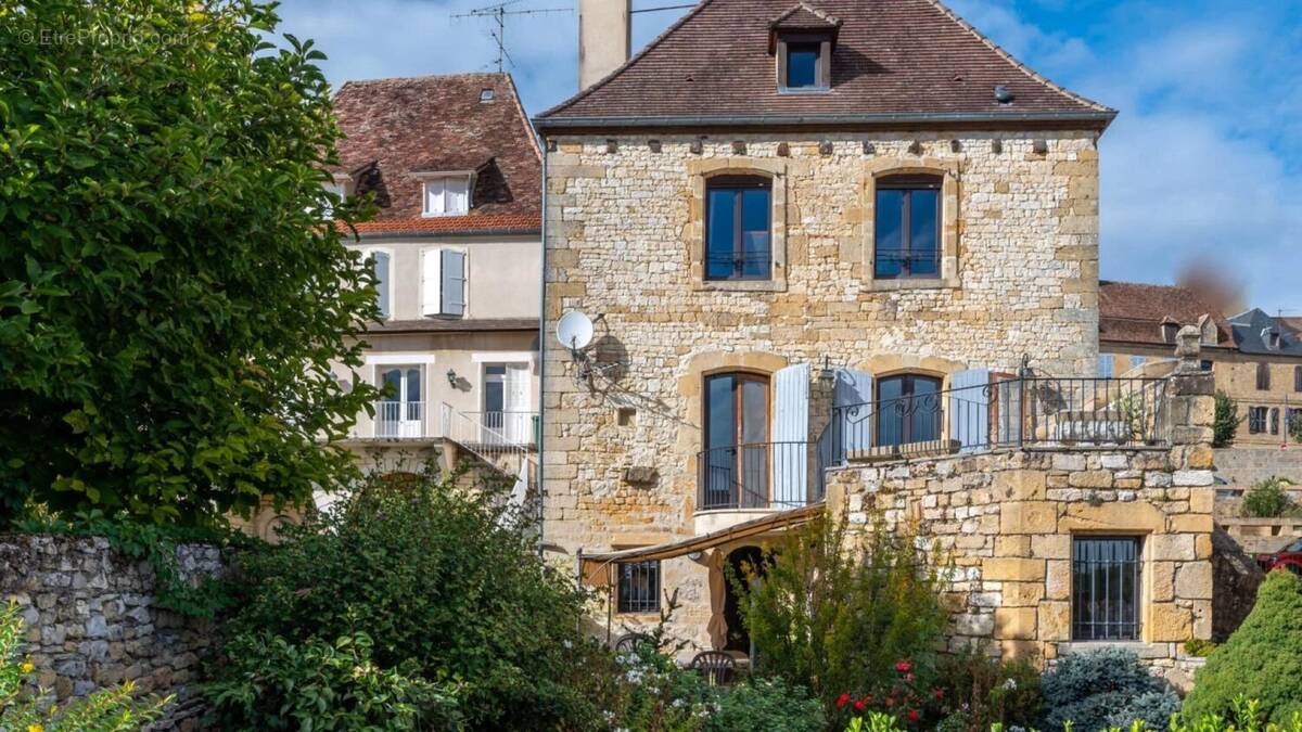 Maison à GOURDON