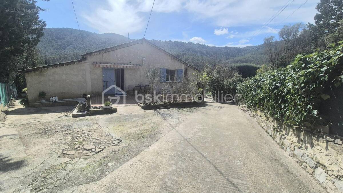 Maison à SOLLIES-TOUCAS