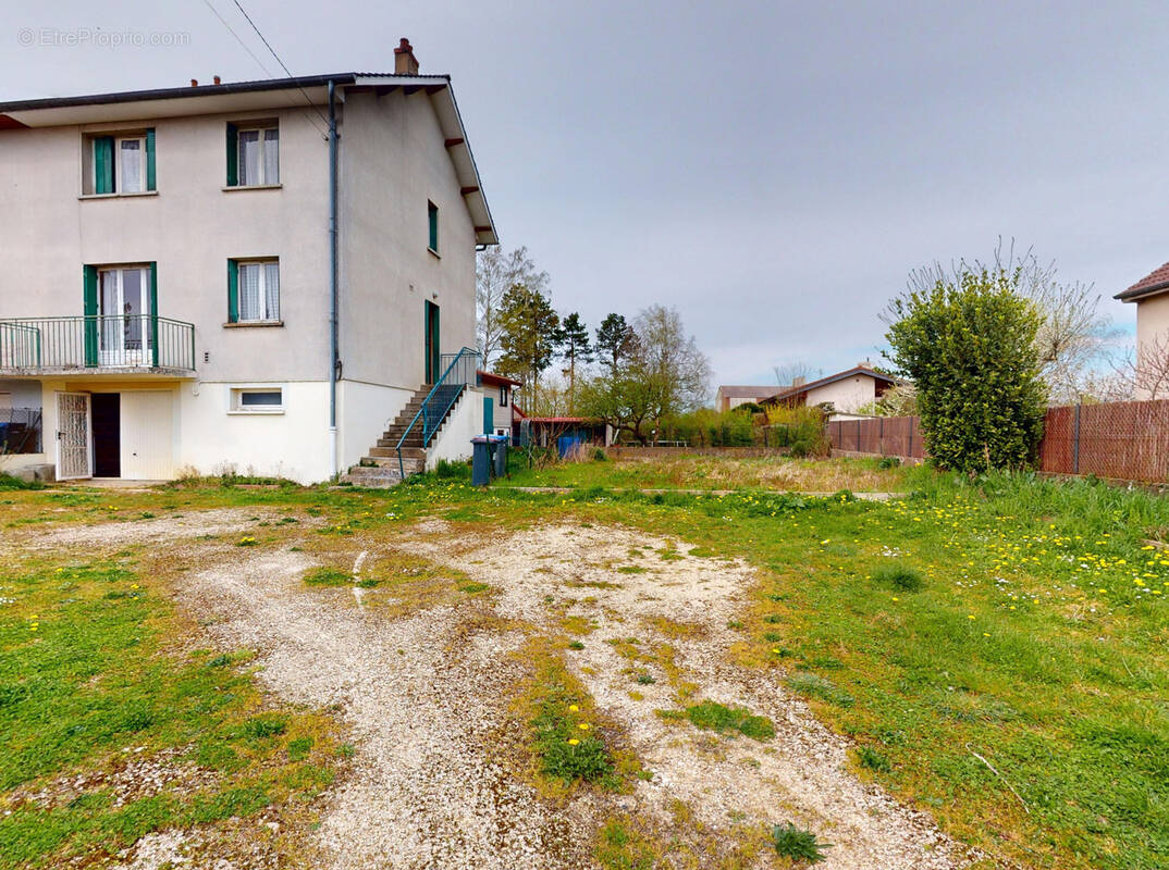 Maison à GENLIS