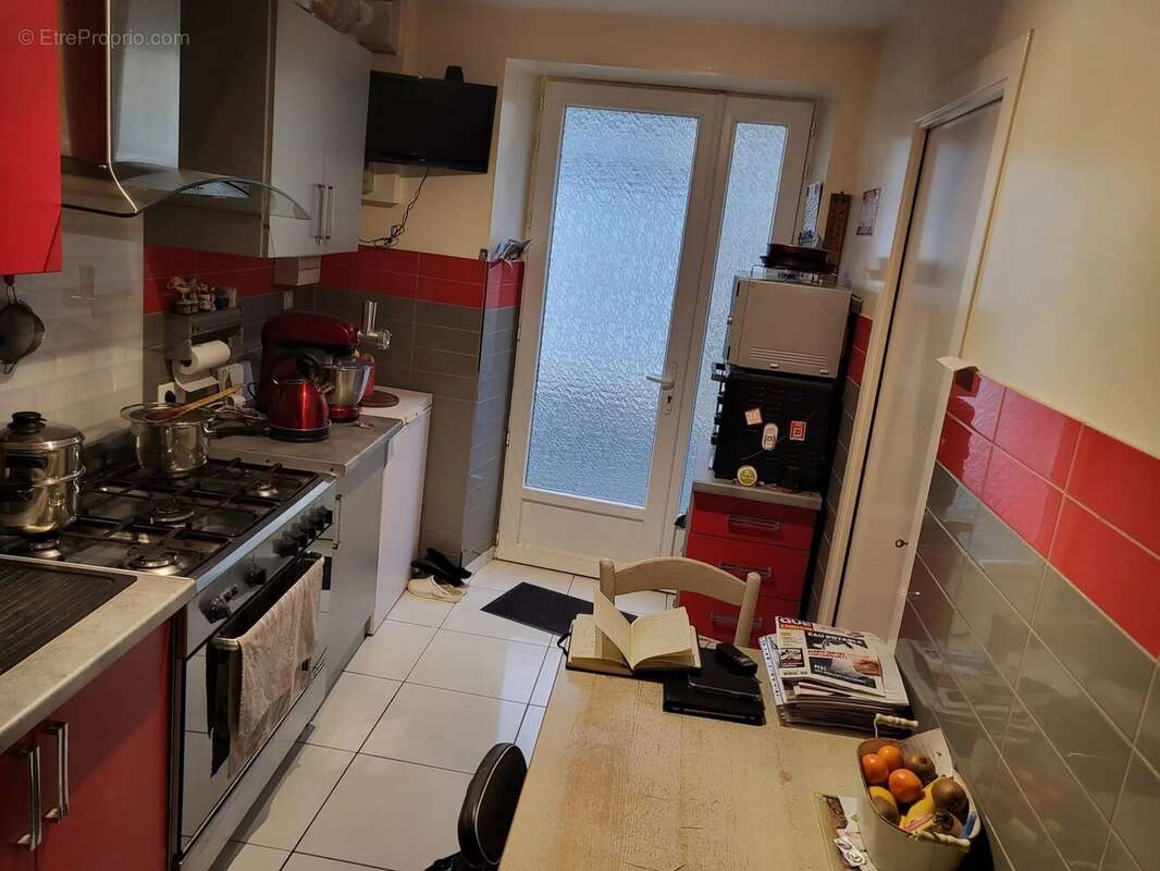 Appartement à JAVERLHAC-ET-LA-CHAPELLE-SAINT-ROBERT