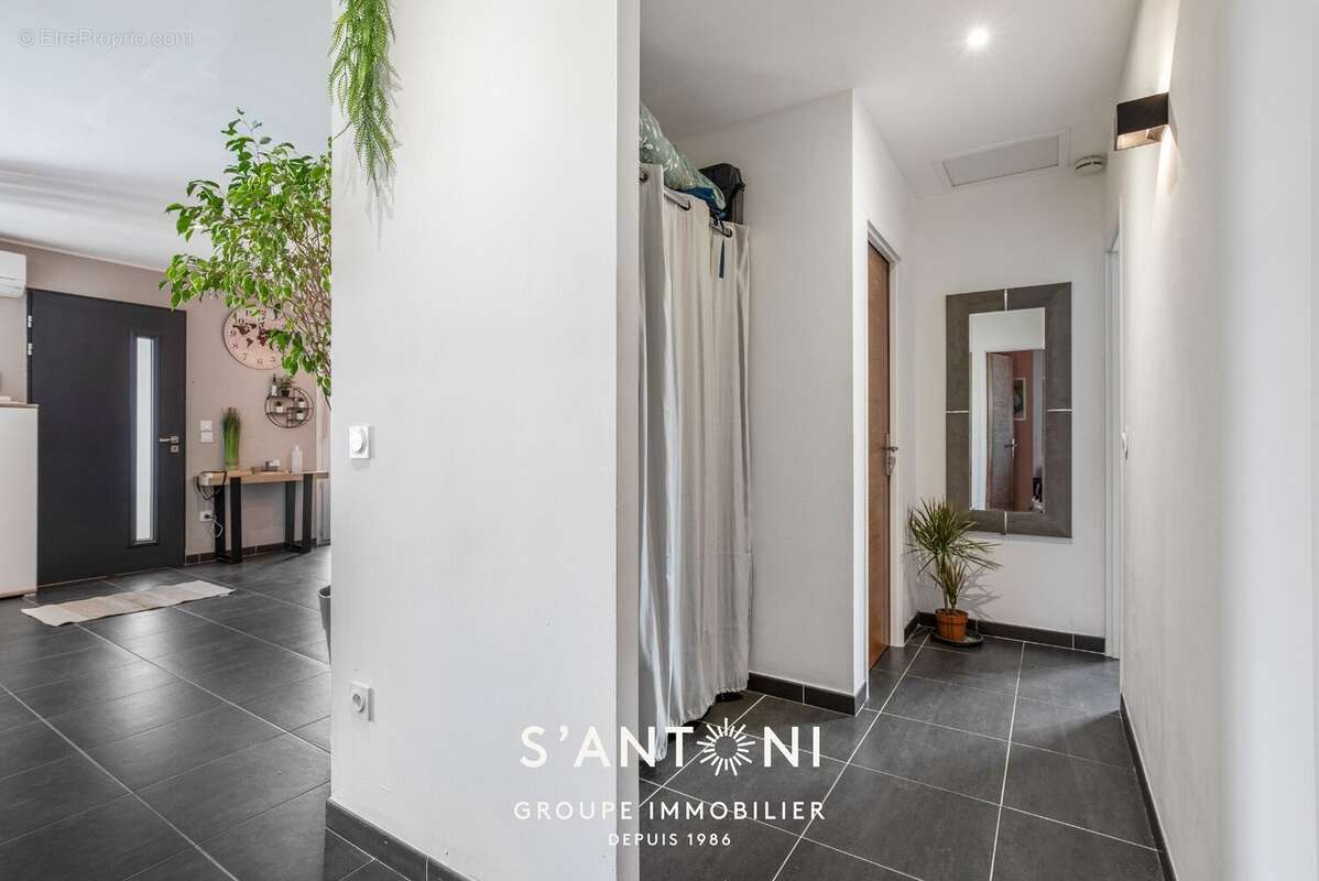 Maison à SERVIAN