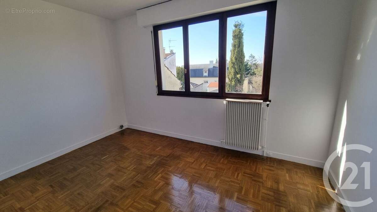 Appartement à SAINT-MAUR-DES-FOSSES