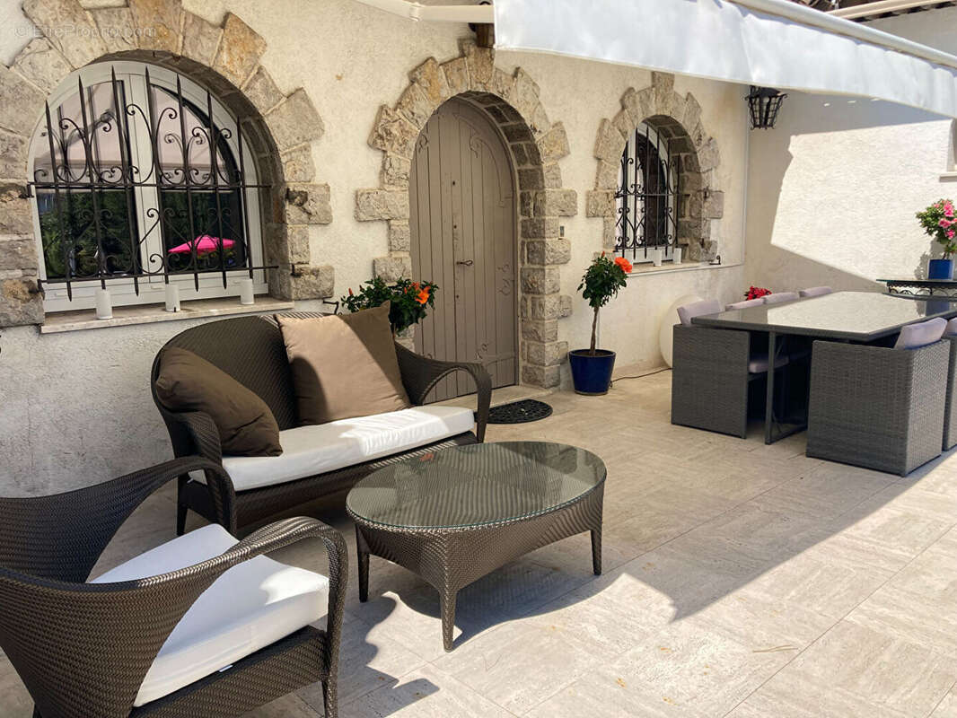 Maison à MOUGINS