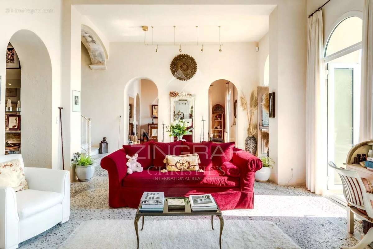 Maison à EZE