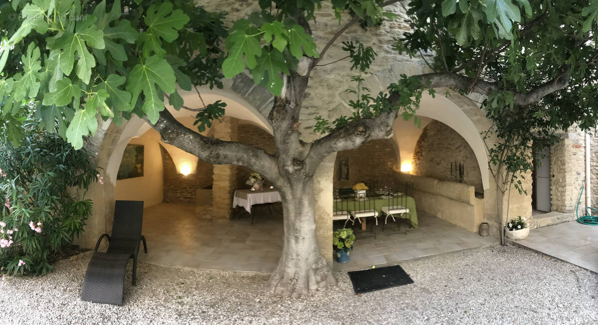 Maison à GORDES