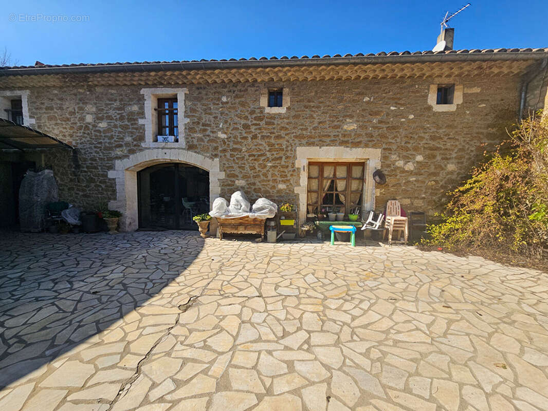 Maison à PUJAUT
