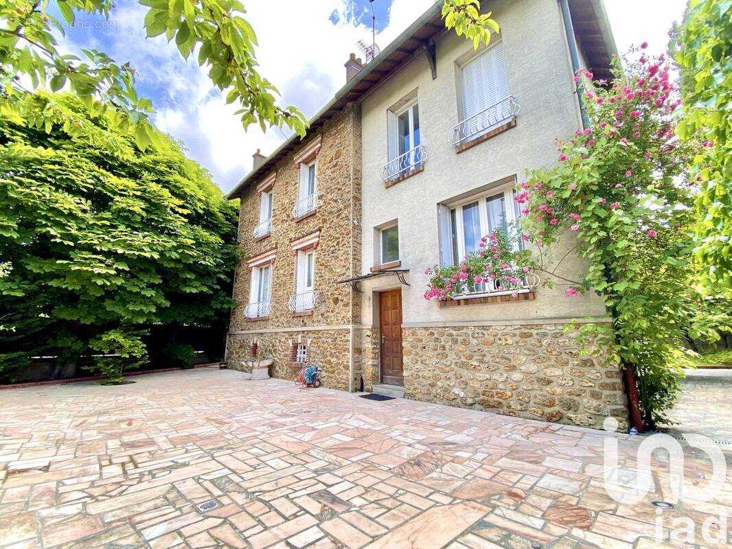 Photo 1 - Maison à LIVRY-GARGAN