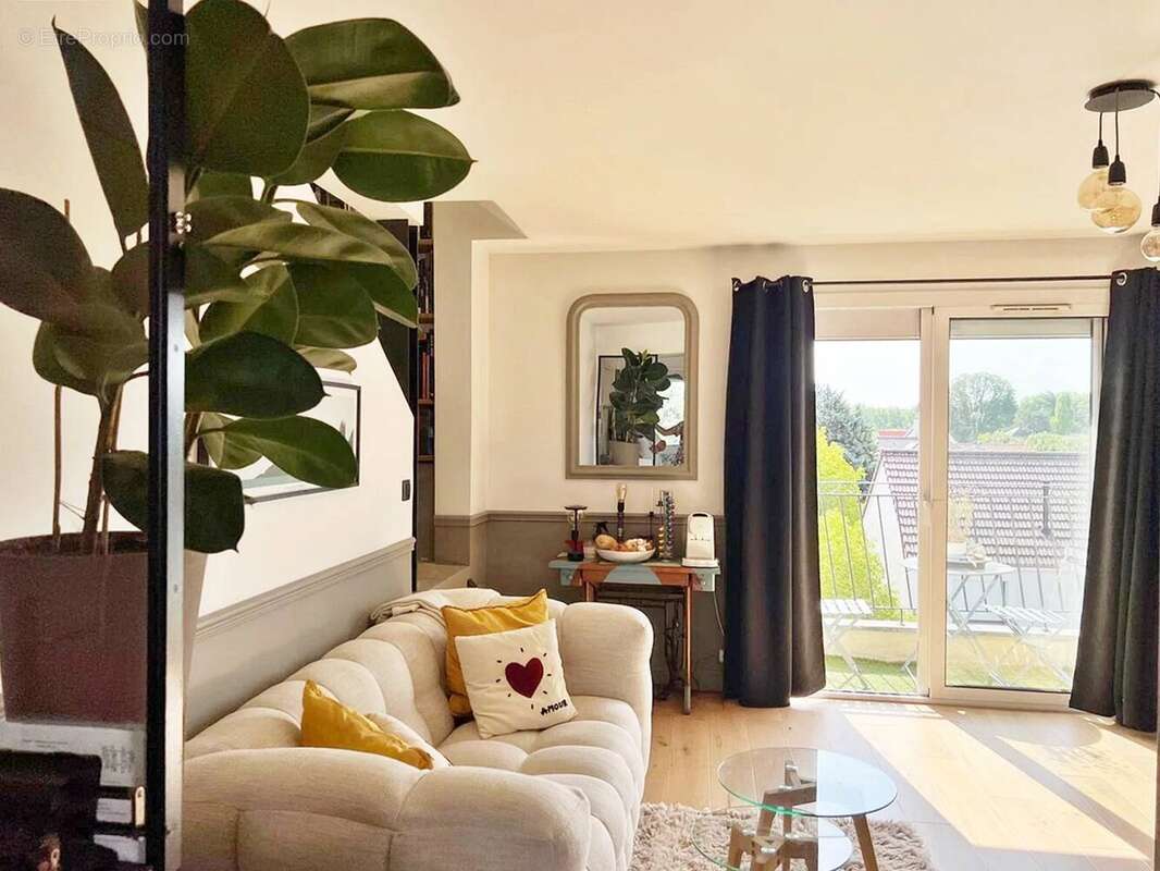 Appartement à SAINT-MAUR-DES-FOSSES
