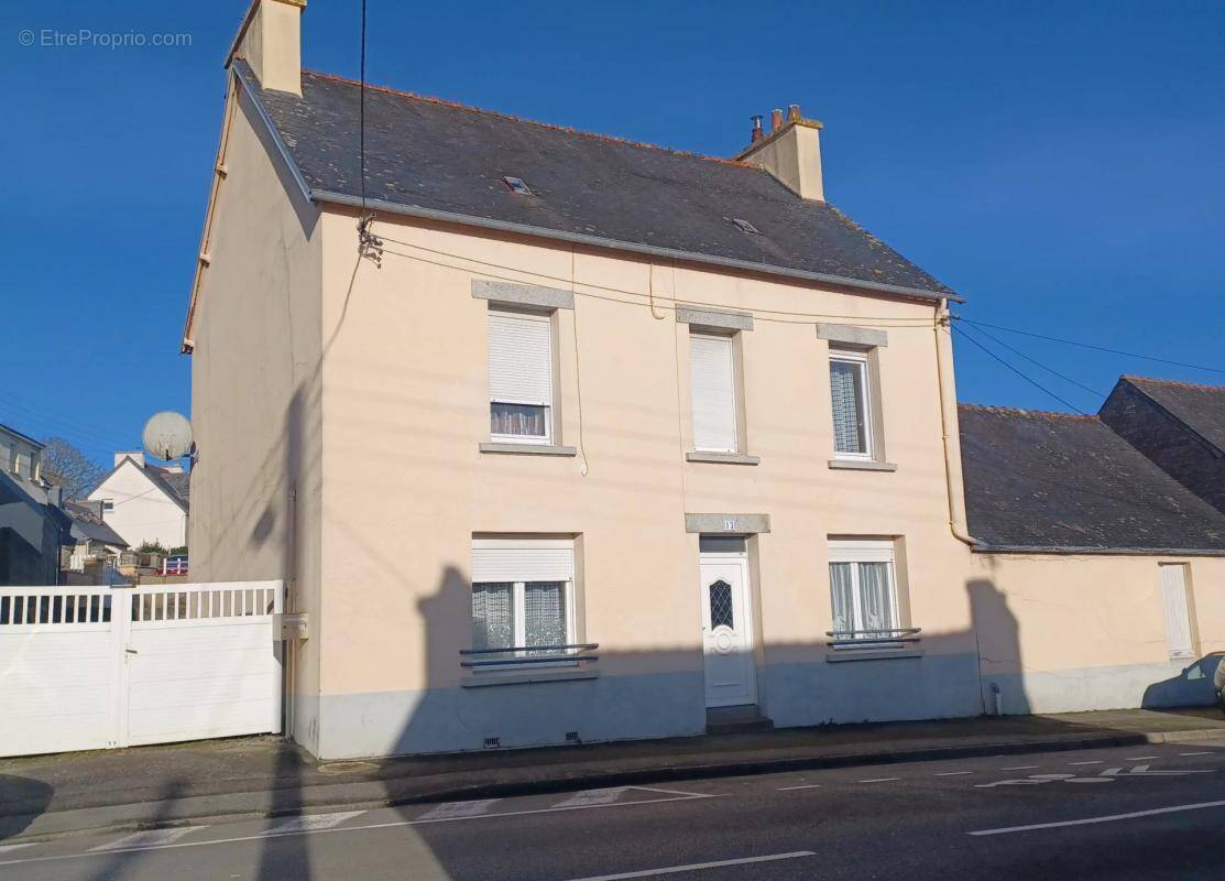 Maison à CARHAIX-PLOUGUER
