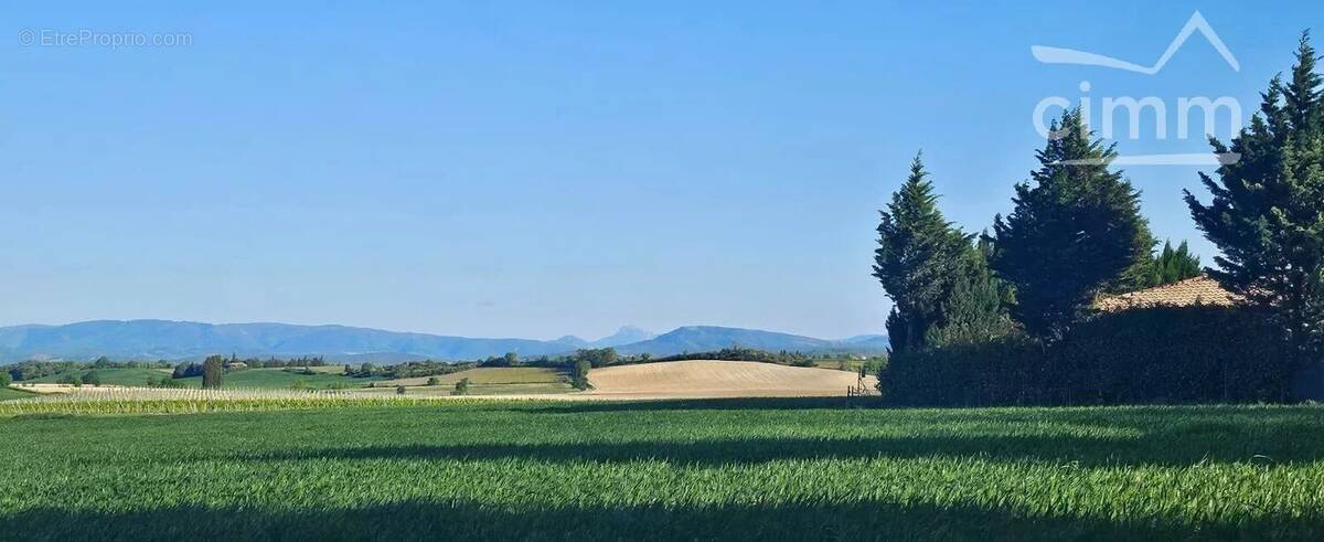 Terrain à CAILHAU