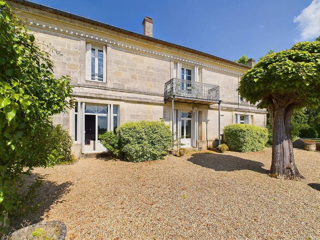 Maison à SAINT-MICHEL-DE-FRONSAC
