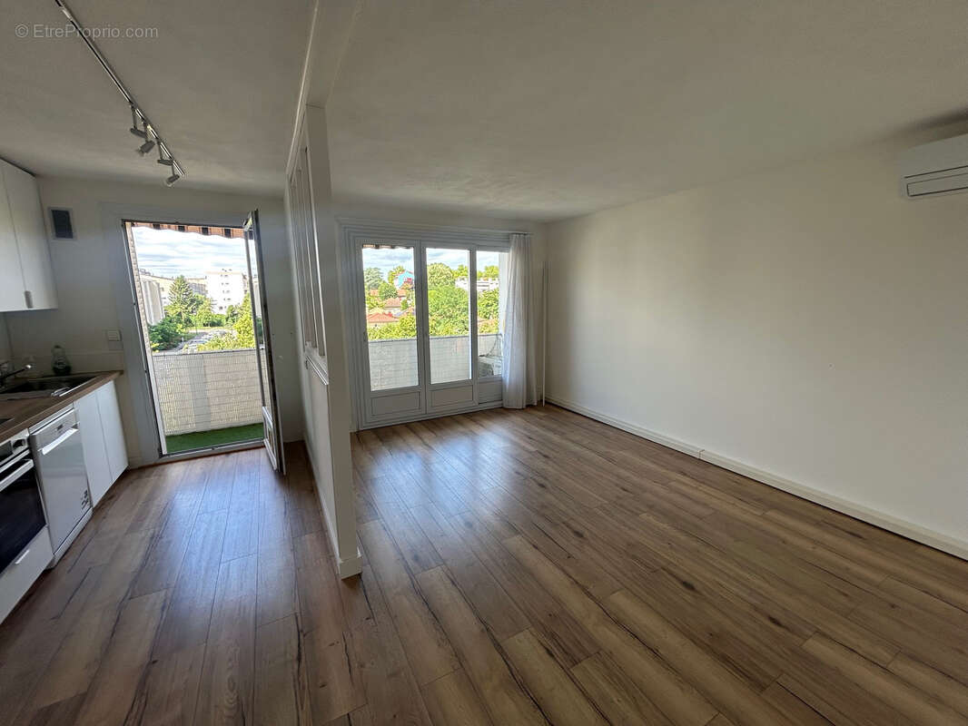 Appartement à BRON