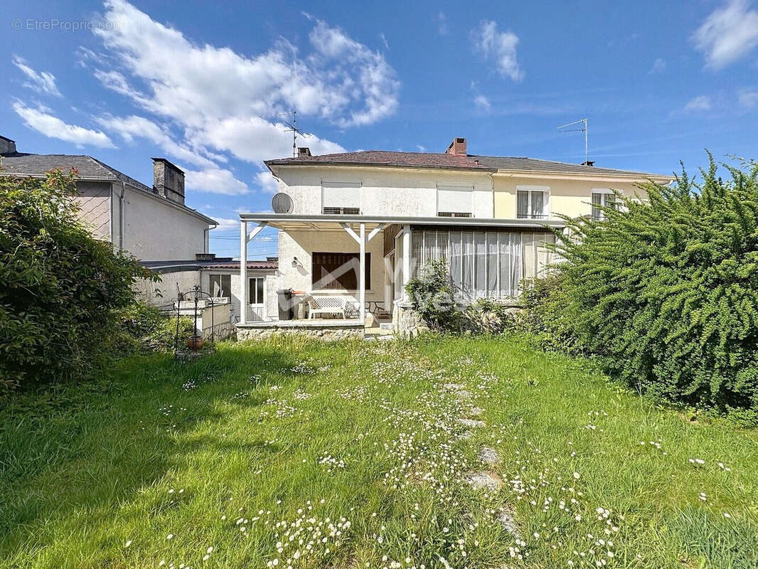 Maison à AVESNES-SUR-HELPE